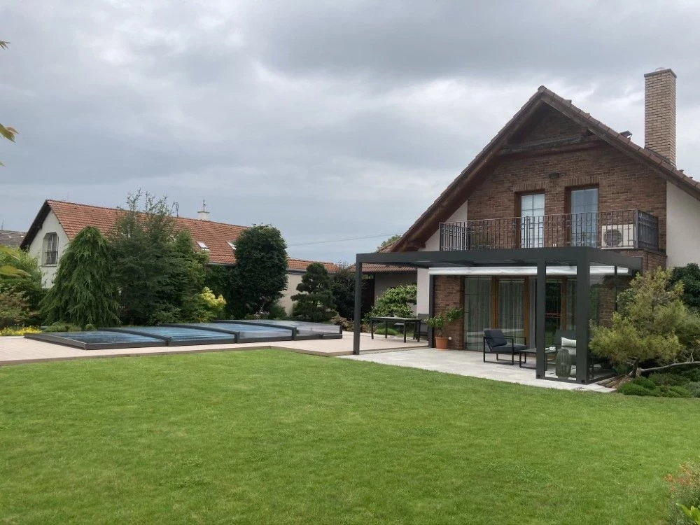 pergola-venti-in-de-tuin